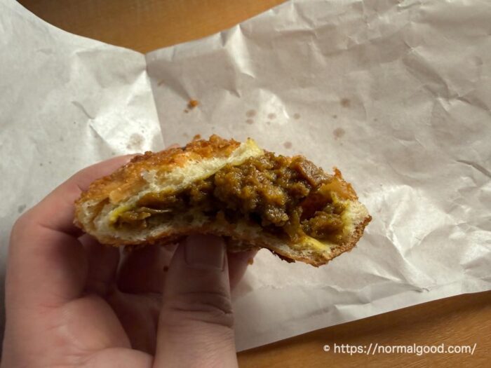 ナカヤパン本店のカレーパン2